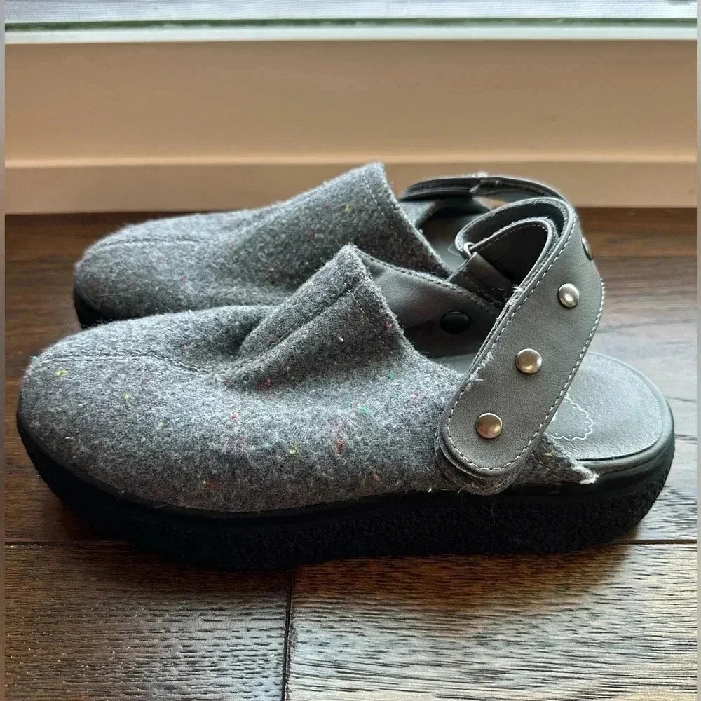 Rocket Dog Grey Platform Clog- Size 6.5 Womens